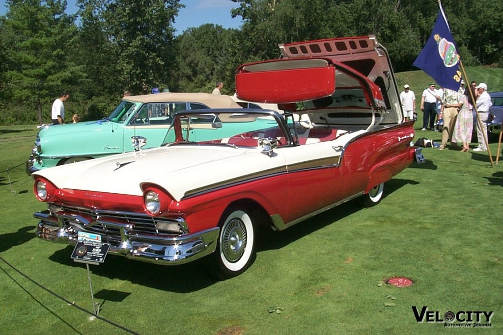 1957 Ford Skyliner