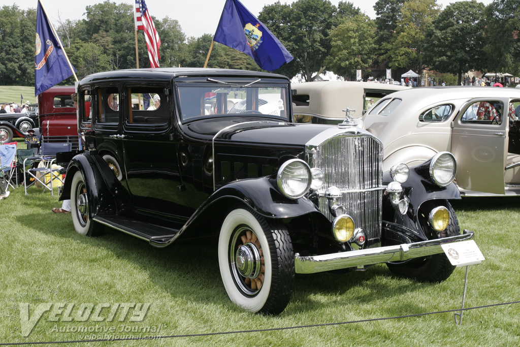 1932 Pierce-Arrow 5 Passenger Sedan