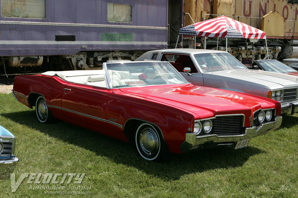 1969 Oldsmobile Delta 88 2-door convertible