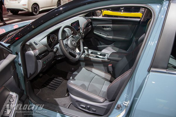 2025 Nissan Sentra SR Interior