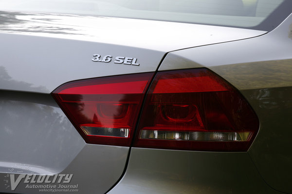 2012 Volkswagen Passat SEL