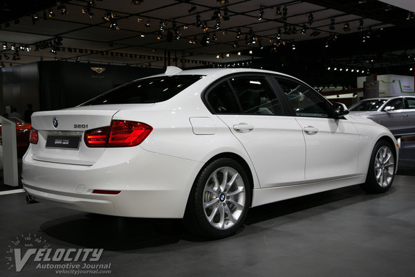 2013 BMW 3-Series 320i sedan