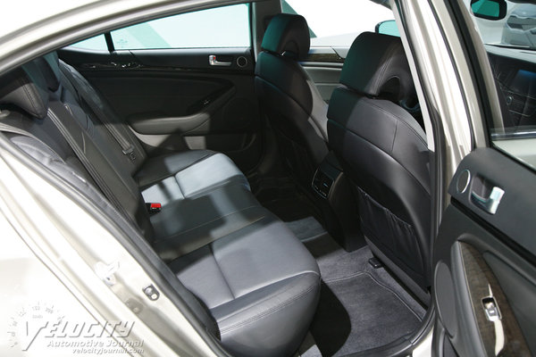 2014 Kia Cadenza Interior