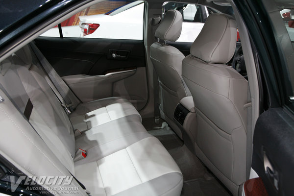 2013 Toyota Camry XLE Interior