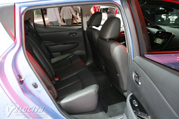 2013 Nissan Leaf Interior (European model)