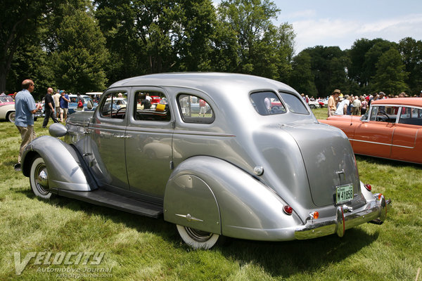 1938 Nash Lafayette sedan