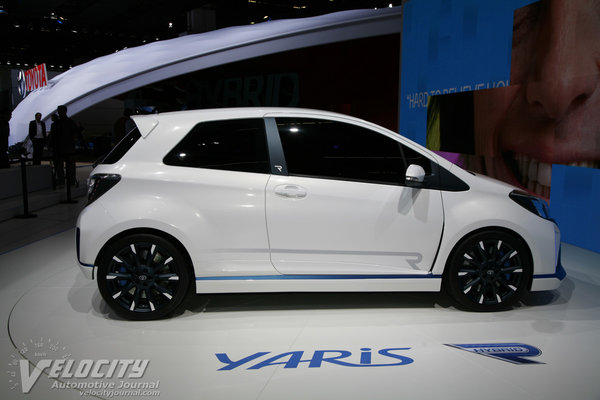 2013 Toyota Yaris Hybrid-R