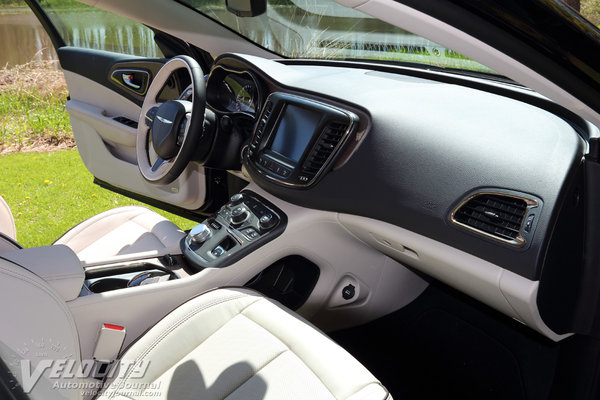 2015 Chrysler 200 Interior