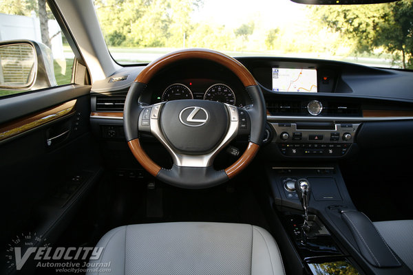 2014 Lexus ES 300h Interior