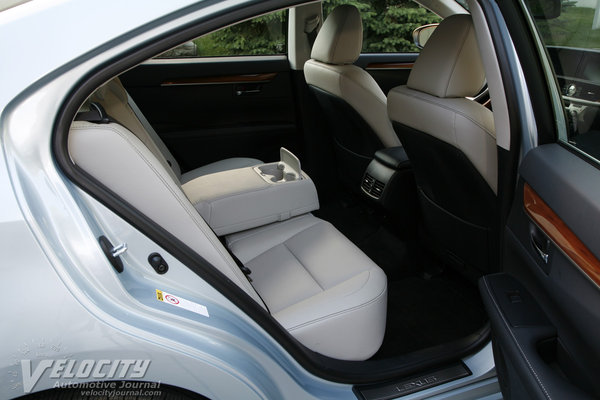 2014 Lexus ES 300h Interior