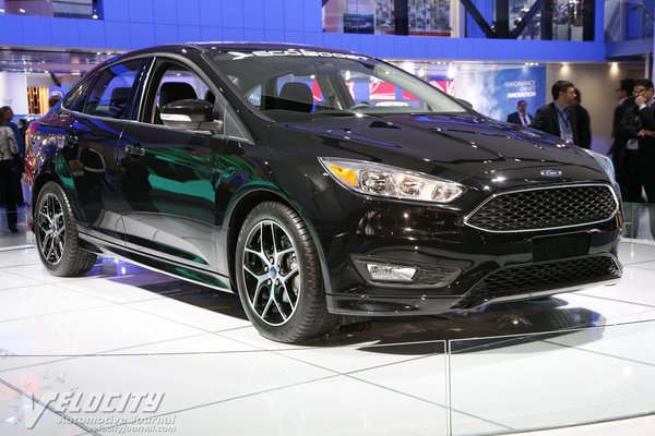 2015 Ford Focus SE sedan