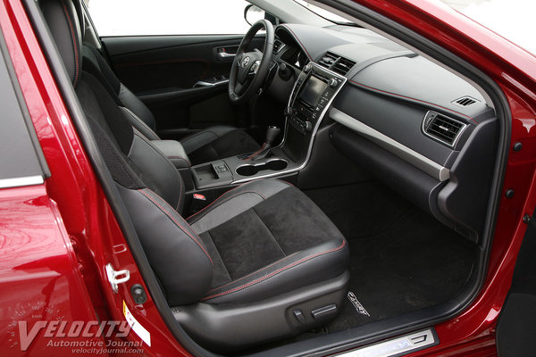 2015 Toyota Camry XSE Interior