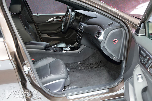 2017 Infiniti QX30 Interior