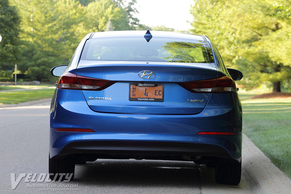 2017 Hyundai Elantra Limited sedan