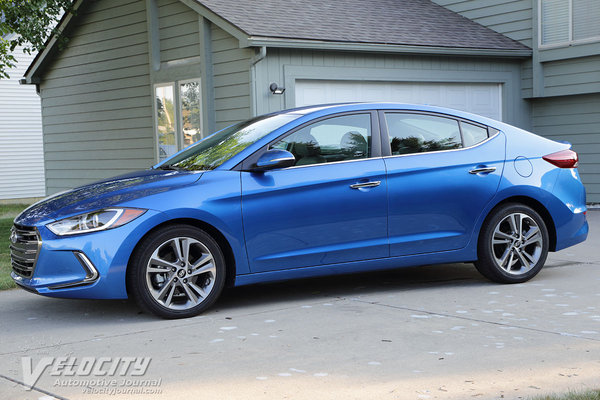 2017 Hyundai Elantra Limited sedan