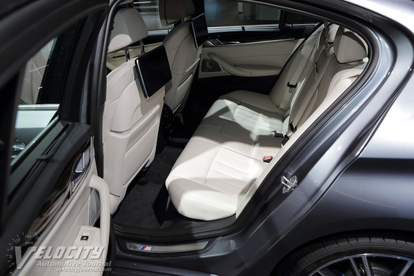 2017 BMW 5-Series sedan Interior