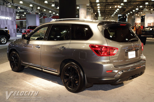 2017 Nissan Pathfinder Midnight Edition