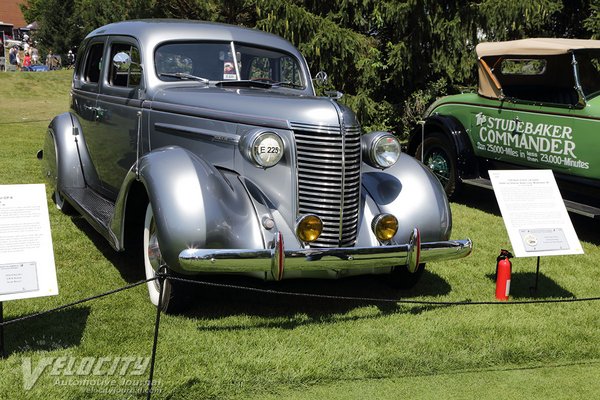 1938 Nash Lafayette sedan