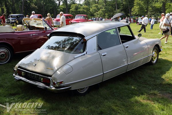 1972 Citroen DS sedan