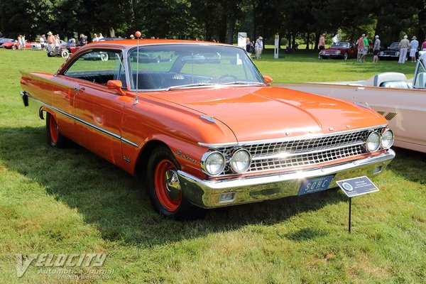 1961 Ford Galaxie Starliner