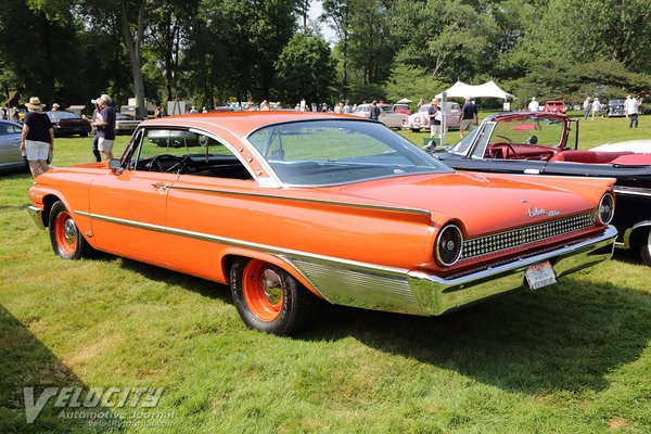 1961 Ford Galaxie Starliner