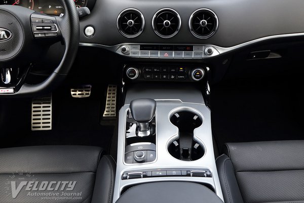 2018 Kia Stinger Instrumentation