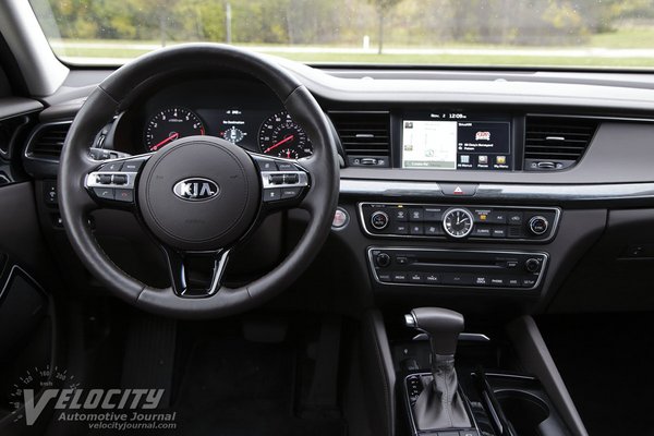 2018 Kia Cadenza SXL Instrumentation