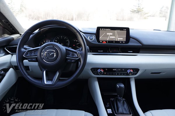 2018 Mazda Mazda6 Signature Instrumentation