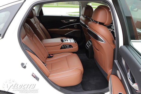 2019 Kia K900 Interior