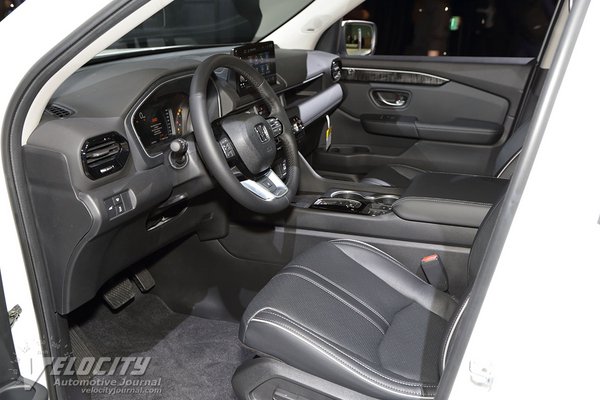 2023 Honda Pilot Elite Interior