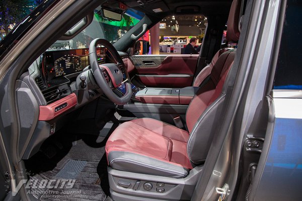 2025 Infiniti QX80 Interior