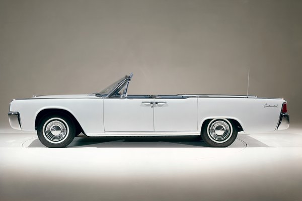 1962 Lincoln Continental convertible