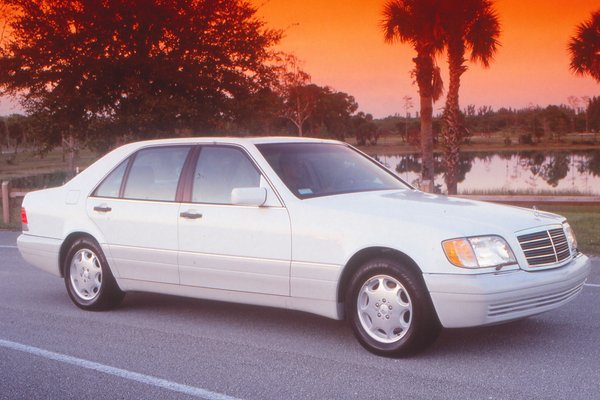 1996 Mercedes-Benz S-Class sedan