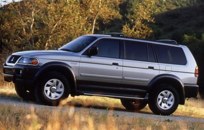 2000 Mitsubishi Montero Sport XLS