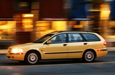 2001 Volvo V40