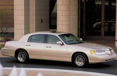 2002 Lincoln Town Car