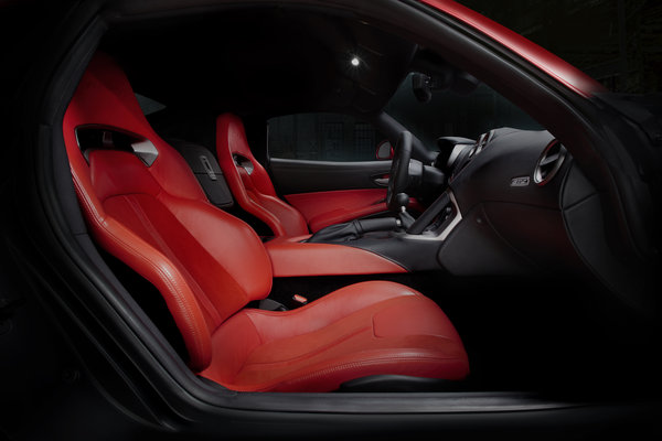 2013 SRT Viper Interior