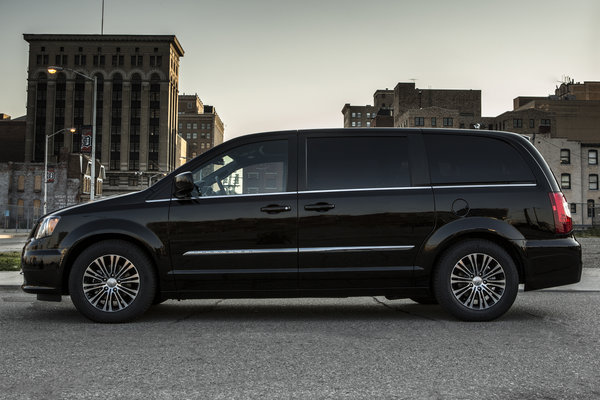 2013 Chrysler Town & Country S