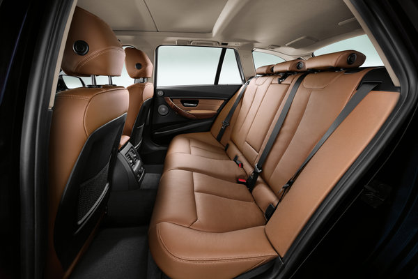 2013 BMW 3-Series Wagon Interior