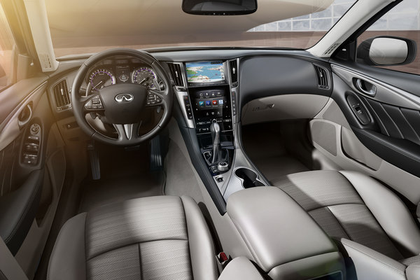 2014 Infiniti Q50 Interior