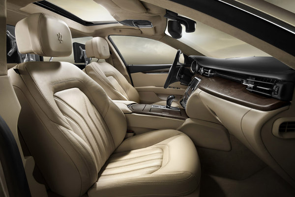 2014 Maserati Quattroporte Interior