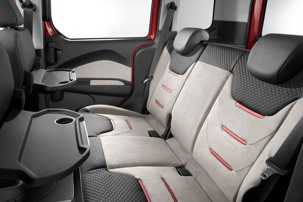 2014 Ford Tourneo Courier Interior