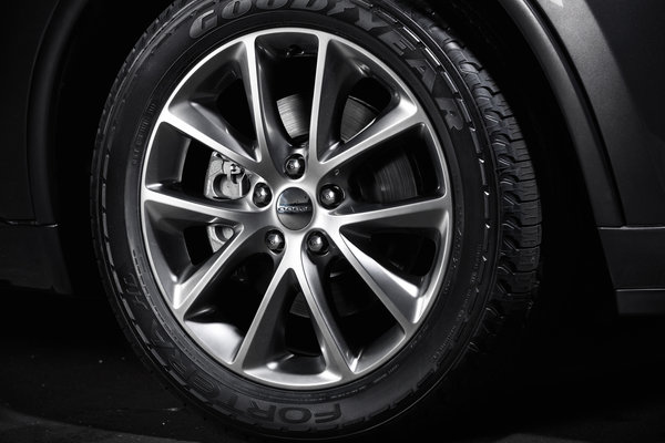 2014 Dodge Durango Wheel