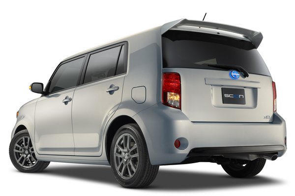 2013 Scion 10 Series xB