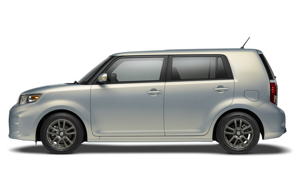 2013 Scion 10 Series xB