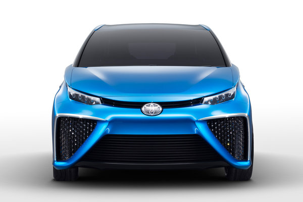 2013 Toyota FCV (Fuel Cell Vehicle)