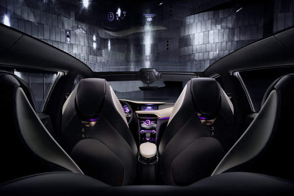 2013 Infiniti Q30 Interior