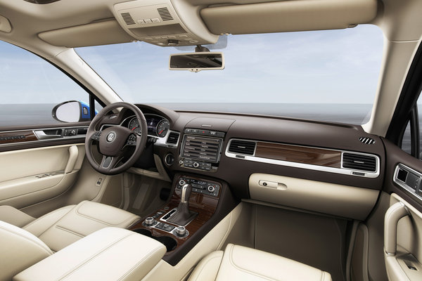 2015 Volkswagen Touareg Interior