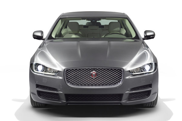 2016 Jaguar XE sedan