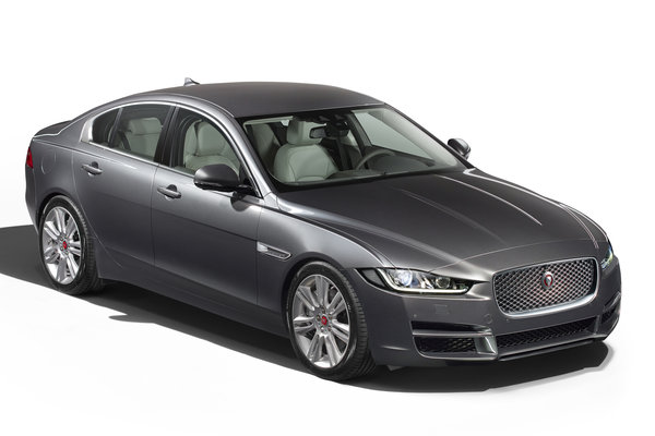 2016 Jaguar XE sedan